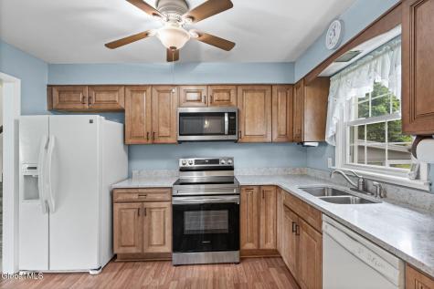 12 Lancaster Drive Glenville NY 12302