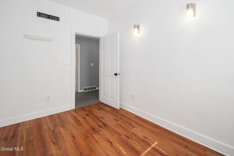 418 Eleventh Street Schenectady NY 12306