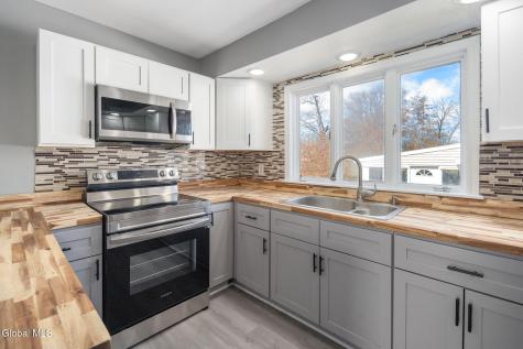 418 Eleventh Street Schenectady NY 12306