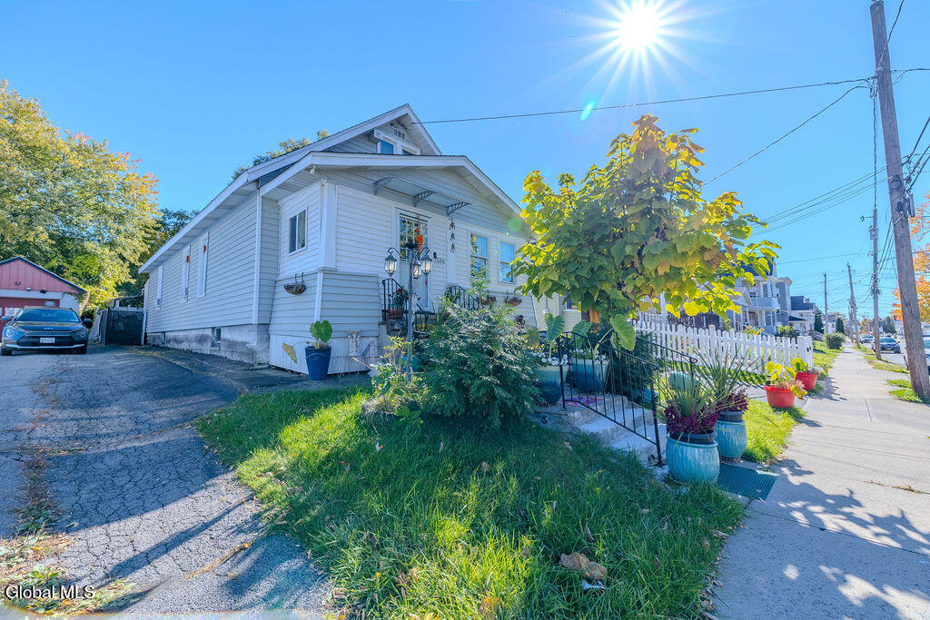 1680 Carrie Street Schenectady NY 12308