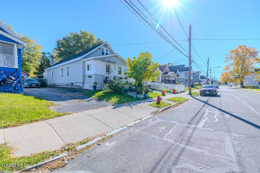 1680 Carrie Street Schenectady NY 12308