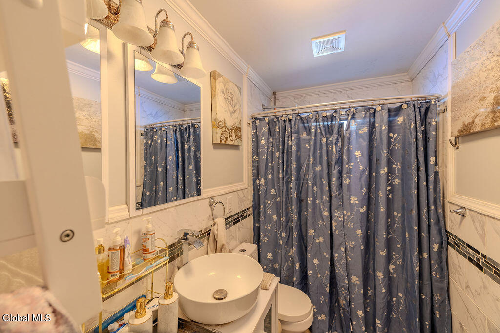 1680 Carrie Street Schenectady NY 12308