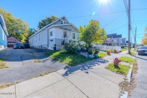 1680 Carrie Street Schenectady NY 12308