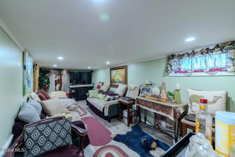 1680 Carrie Street Schenectady NY 12308