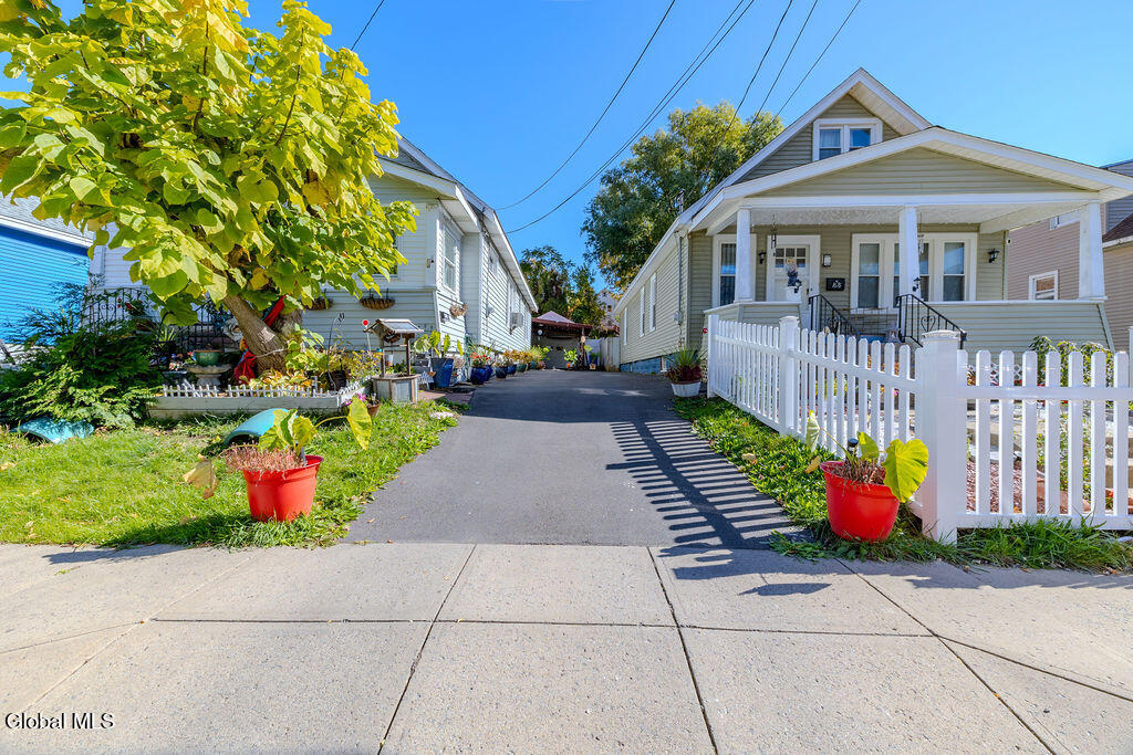 1680 Carrie Street Schenectady NY 12308