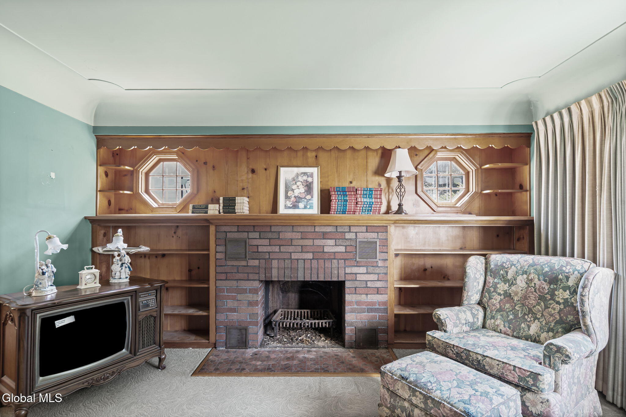 25 Van Dyke Avenue Amsterdam NY 12010