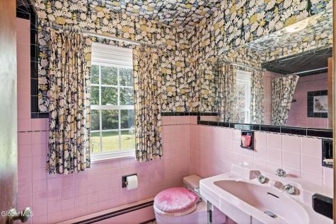 25 Van Dyke Avenue Amsterdam NY 12010