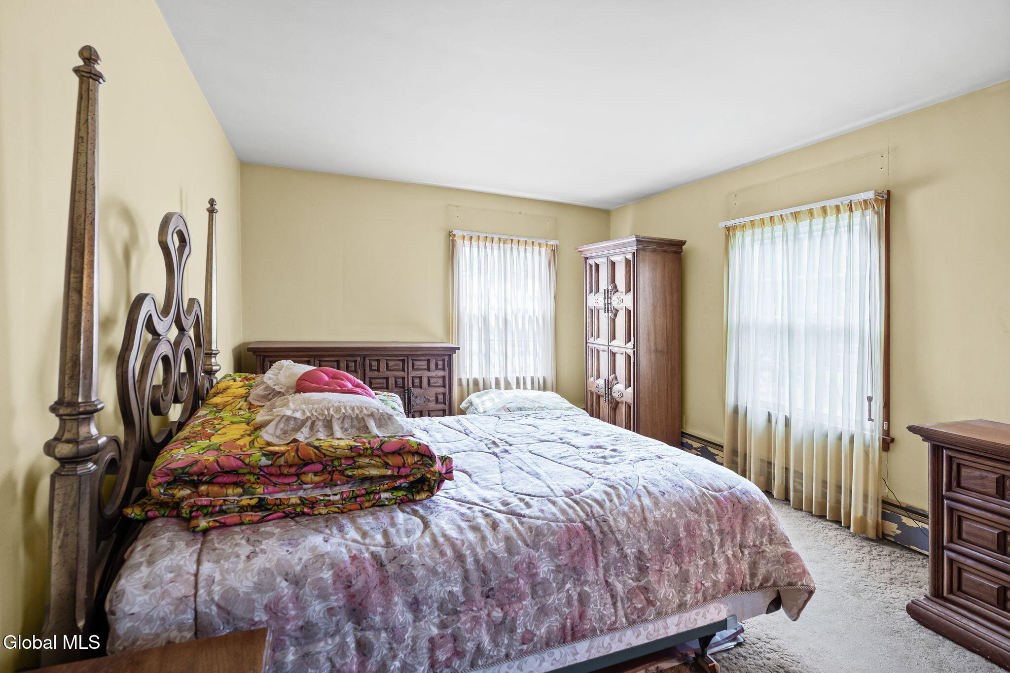 25 Van Dyke Avenue Amsterdam NY 12010