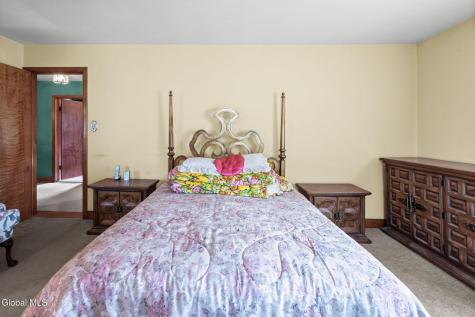 25 Van Dyke Avenue Amsterdam NY 12010