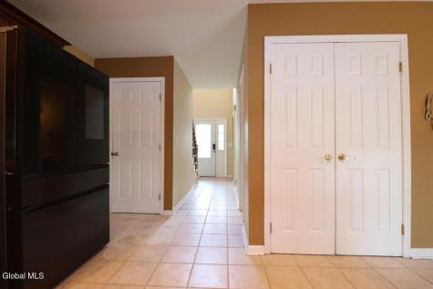 8 Spruce Street Clifton Park NY 12065