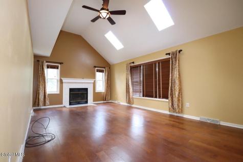 8 Spruce Street Clifton Park NY 12065