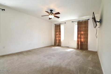 8 Spruce Street Clifton Park NY 12065