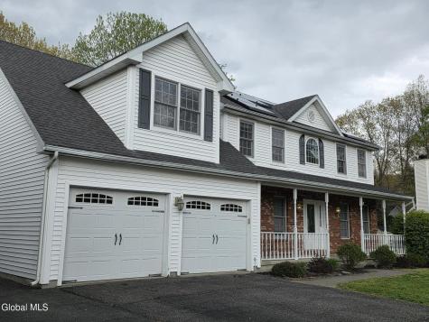 8 Spruce Street Clifton Park NY 12065