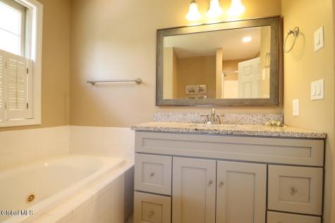 8 Spruce Street Clifton Park NY 12065