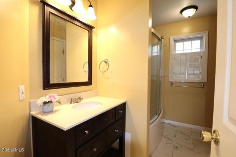 8 Spruce Street Clifton Park NY 12065