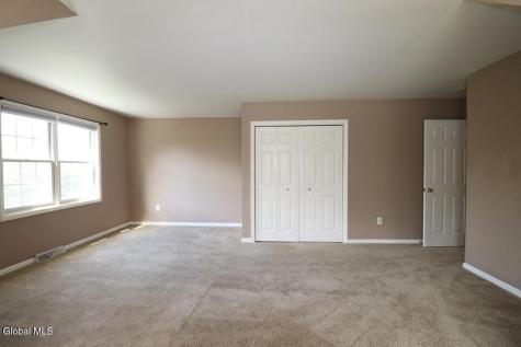 8 Spruce Street Clifton Park NY 12065