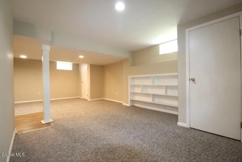 8 Spruce Street Clifton Park NY 12065