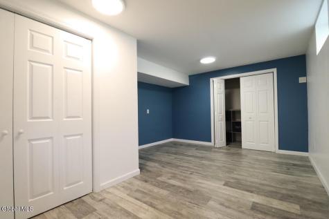 8 Spruce Street Clifton Park NY 12065
