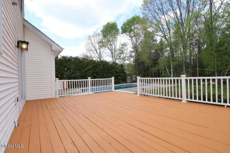 8 Spruce Street Clifton Park NY 12065