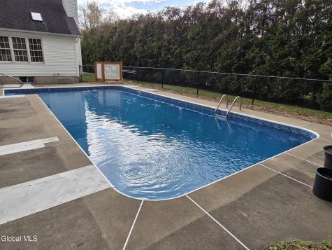 8 Spruce Street Clifton Park NY 12065