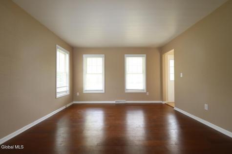 8 Spruce Street Clifton Park NY 12065