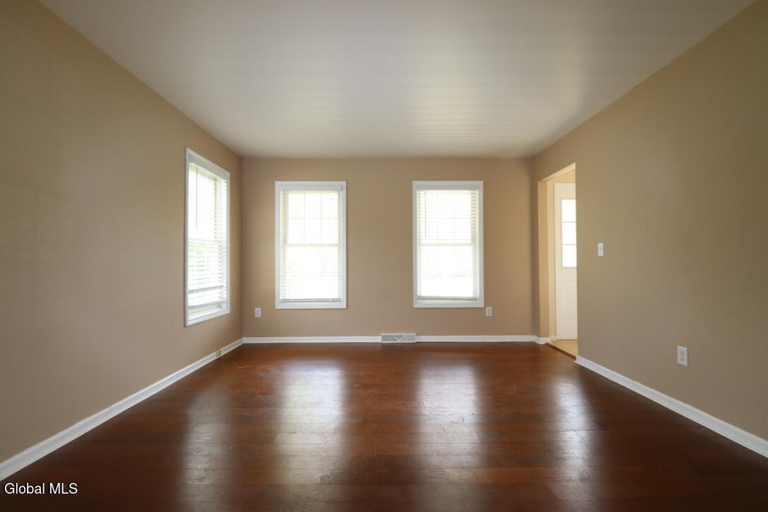 8 Spruce Street Clifton Park NY 12065
