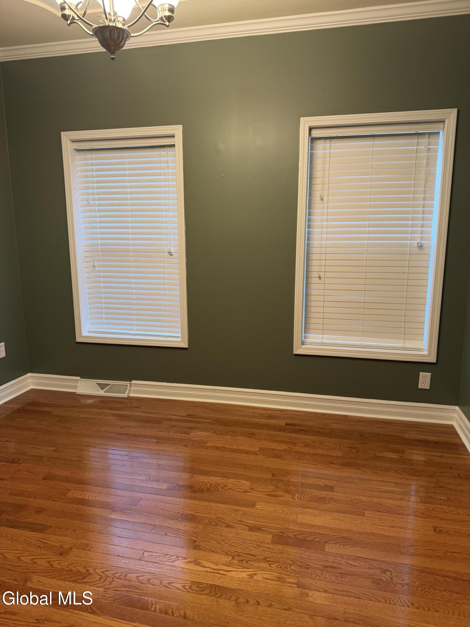 902 Shardon Court Schenectady NY 12306