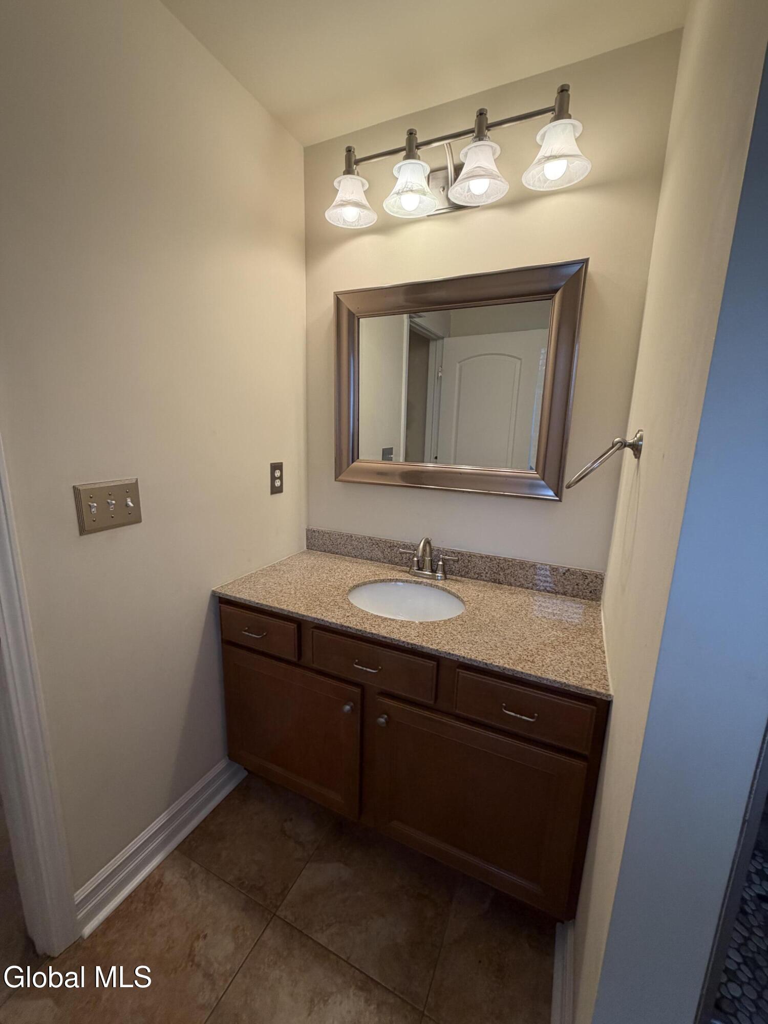 902 Shardon Court Schenectady NY 12306
