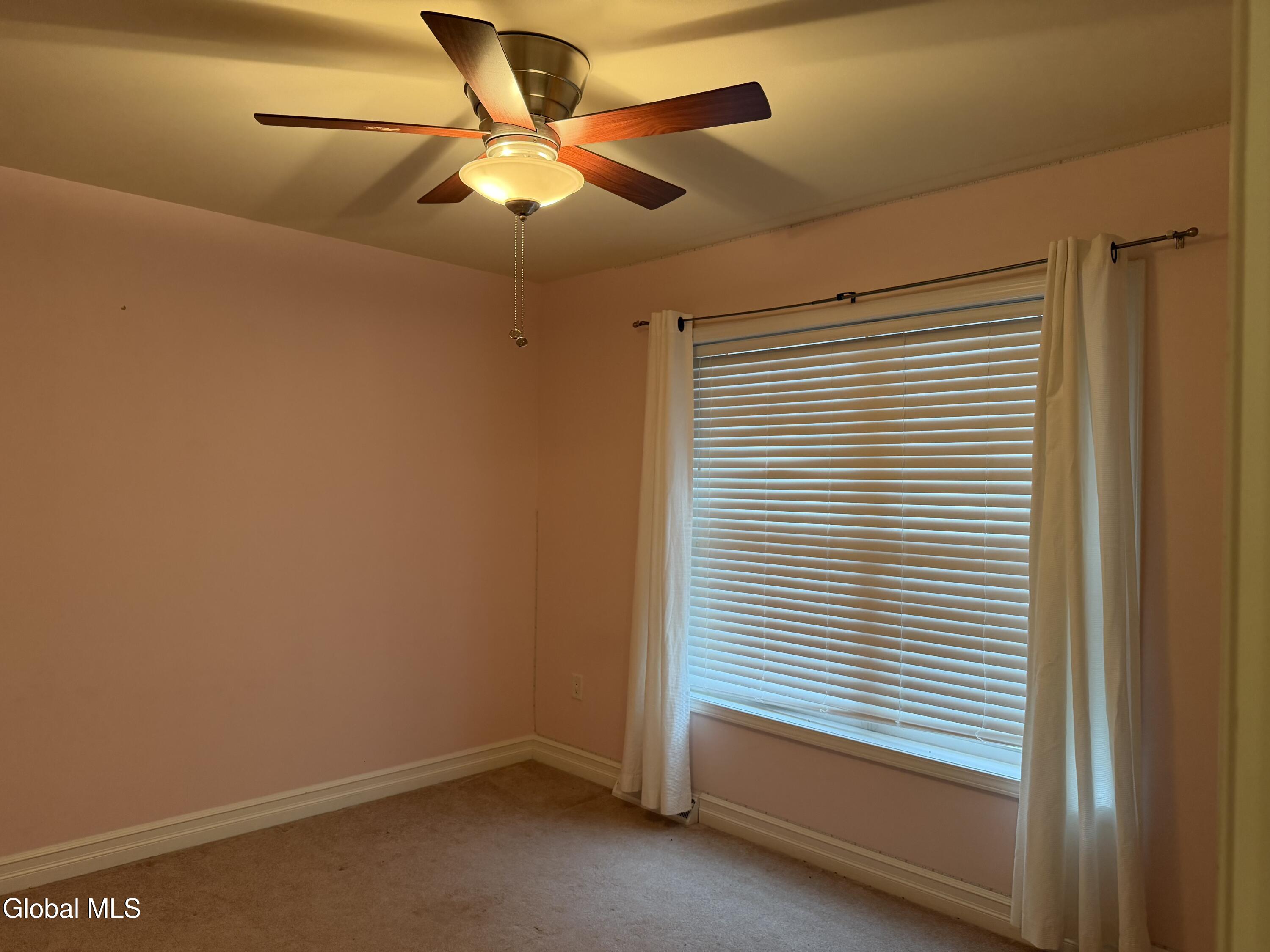 902 Shardon Court Schenectady NY 12306