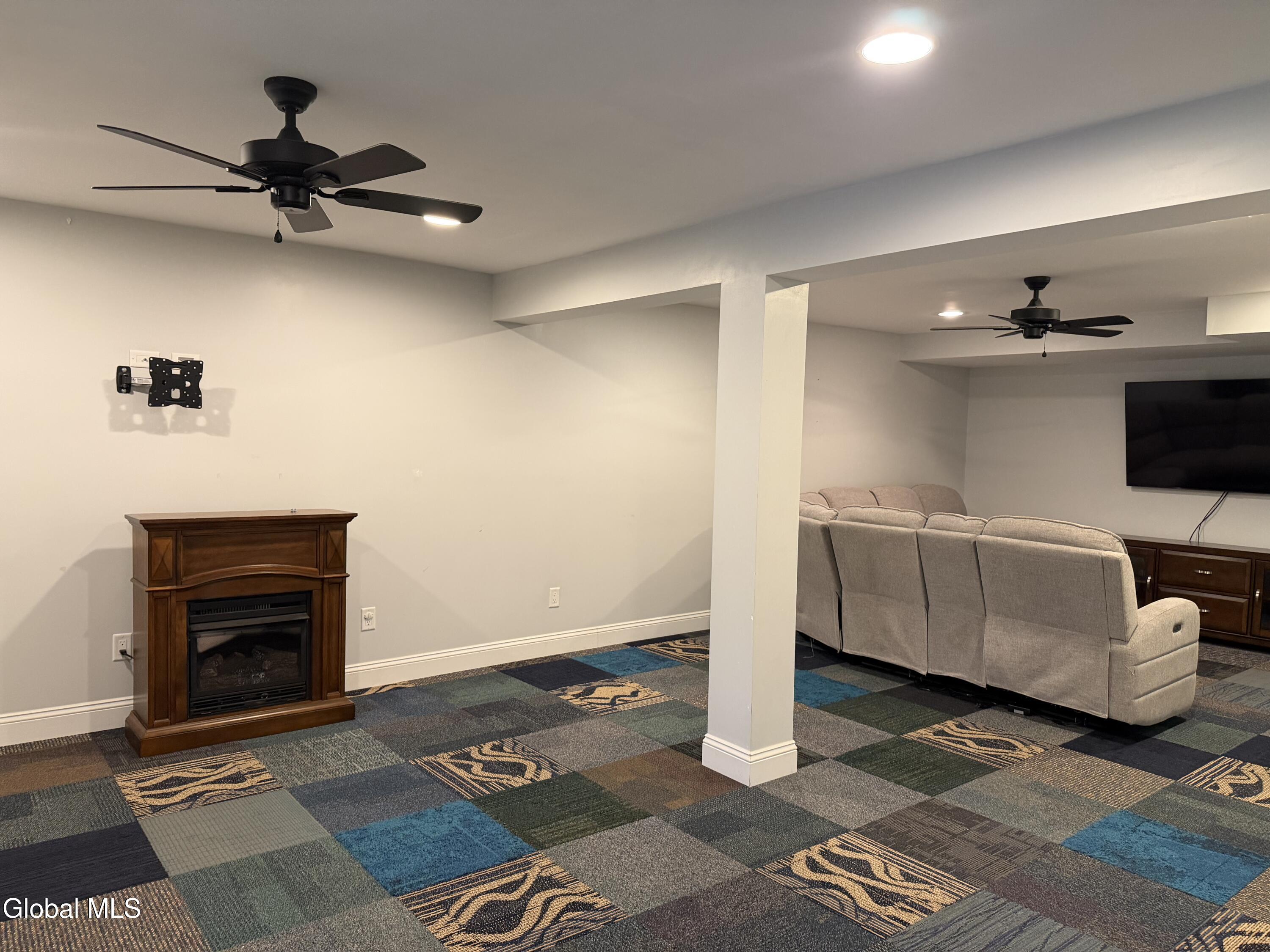 902 Shardon Court Schenectady NY 12306