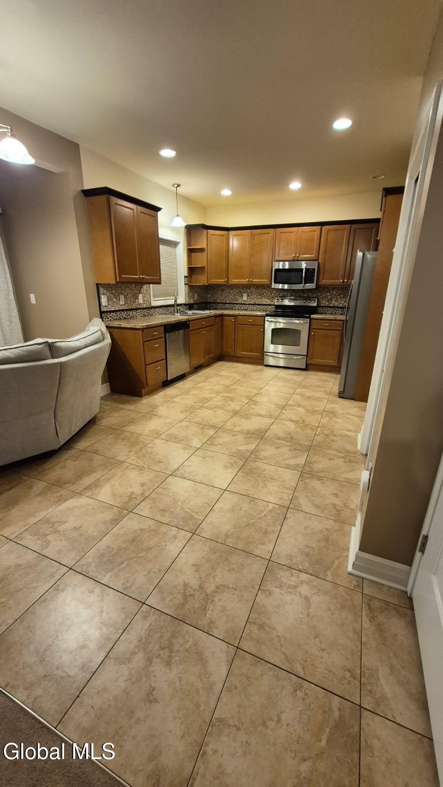 902 Shardon Court Schenectady NY 12306