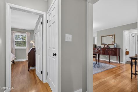 21 Park Place Delmar NY 12054