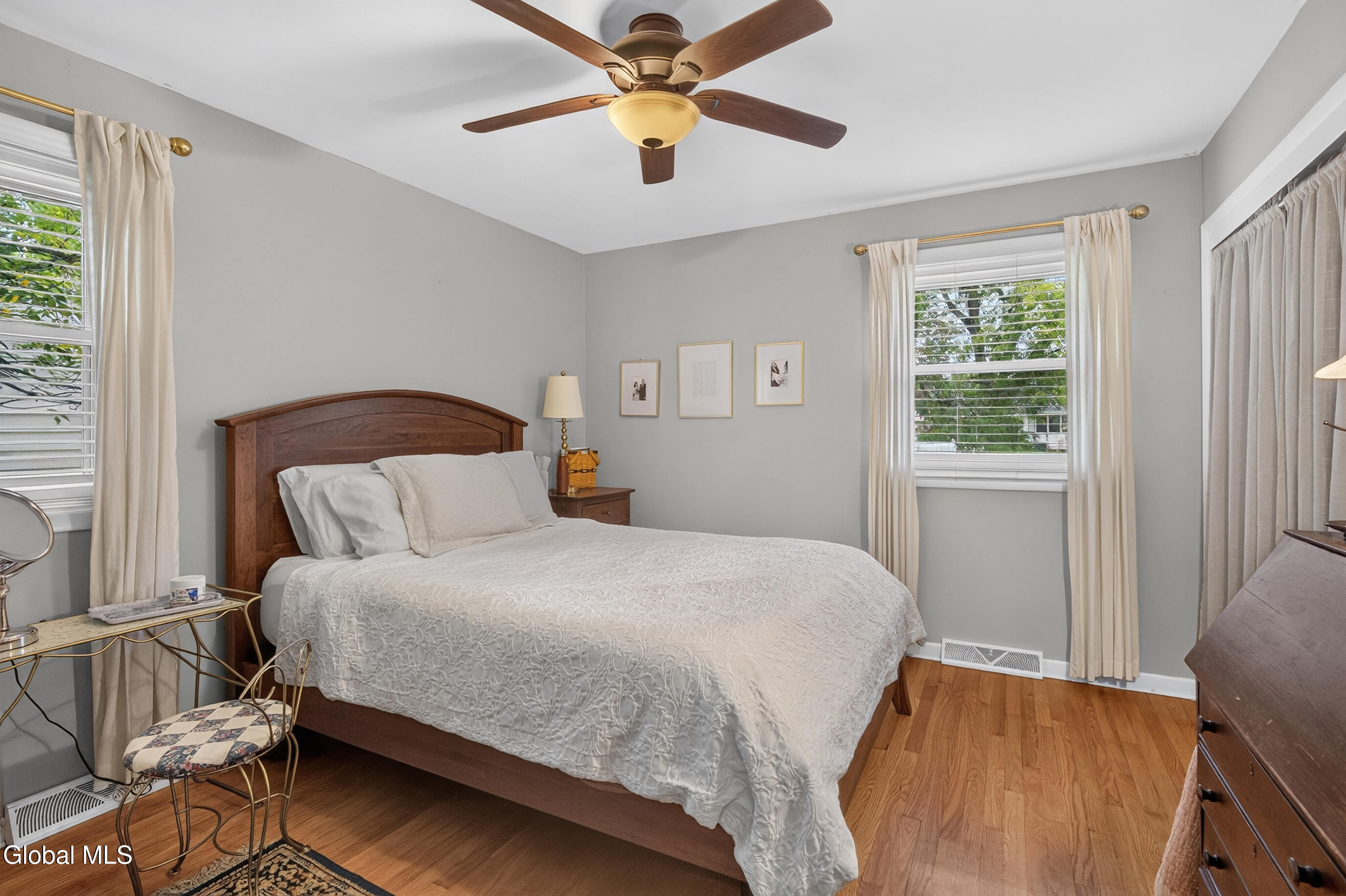 21 Park Place Delmar NY 12054