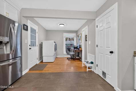21 Park Place Delmar NY 12054