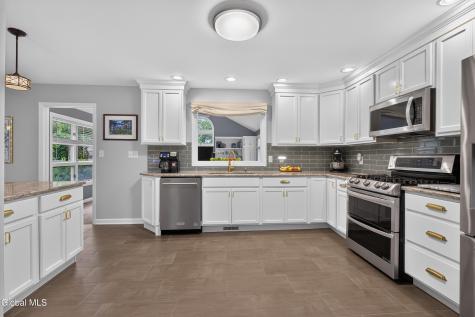 21 Park Place Delmar NY 12054