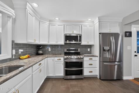 21 Park Place Delmar NY 12054