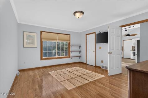 39 Victoria Way Albany NY 12209