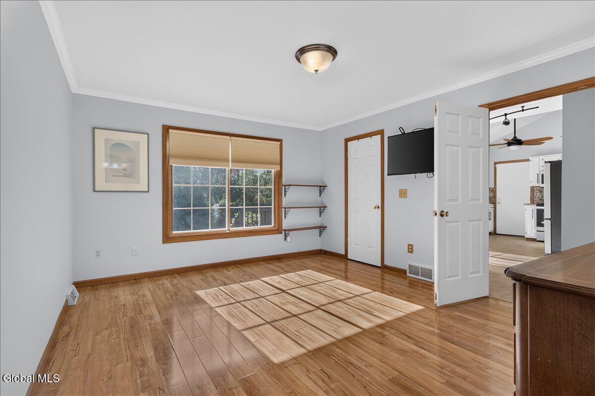 39 Victoria Way Albany NY 12209