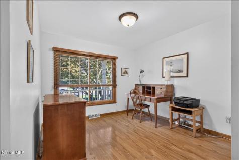 39 Victoria Way Albany NY 12209