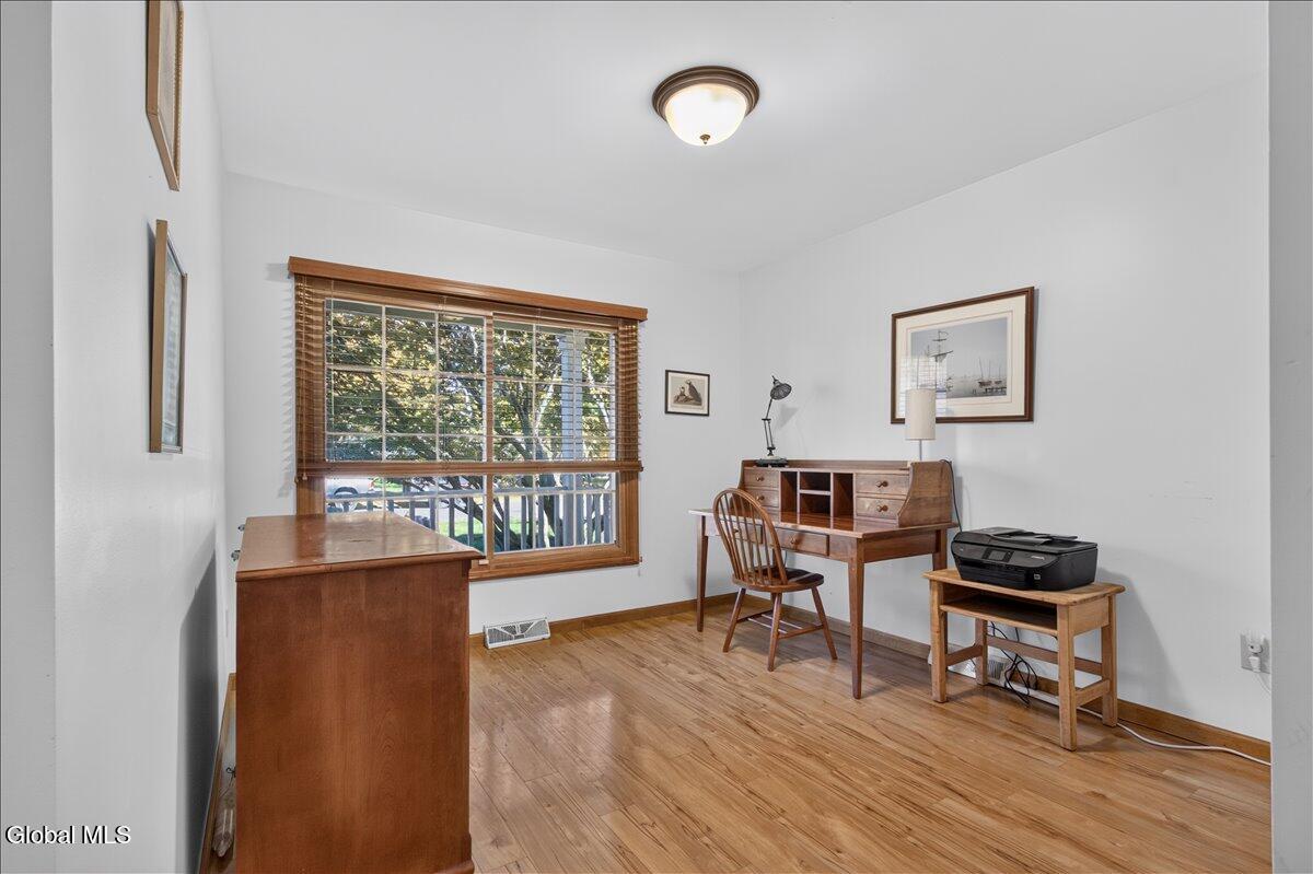 39 Victoria Way Albany NY 12209