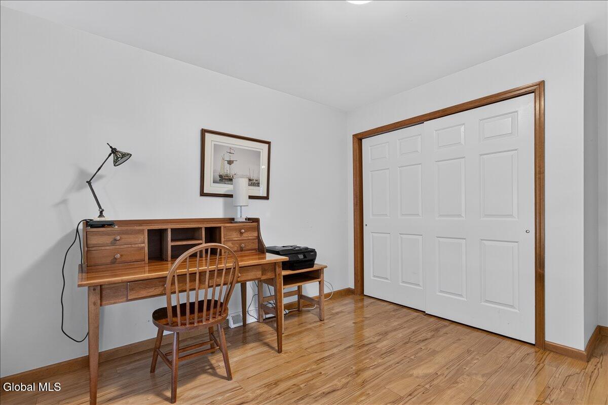 39 Victoria Way Albany NY 12209