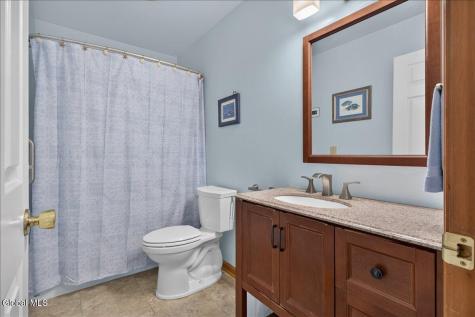 39 Victoria Way Albany NY 12209