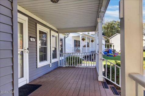 39 Victoria Way Albany NY 12209