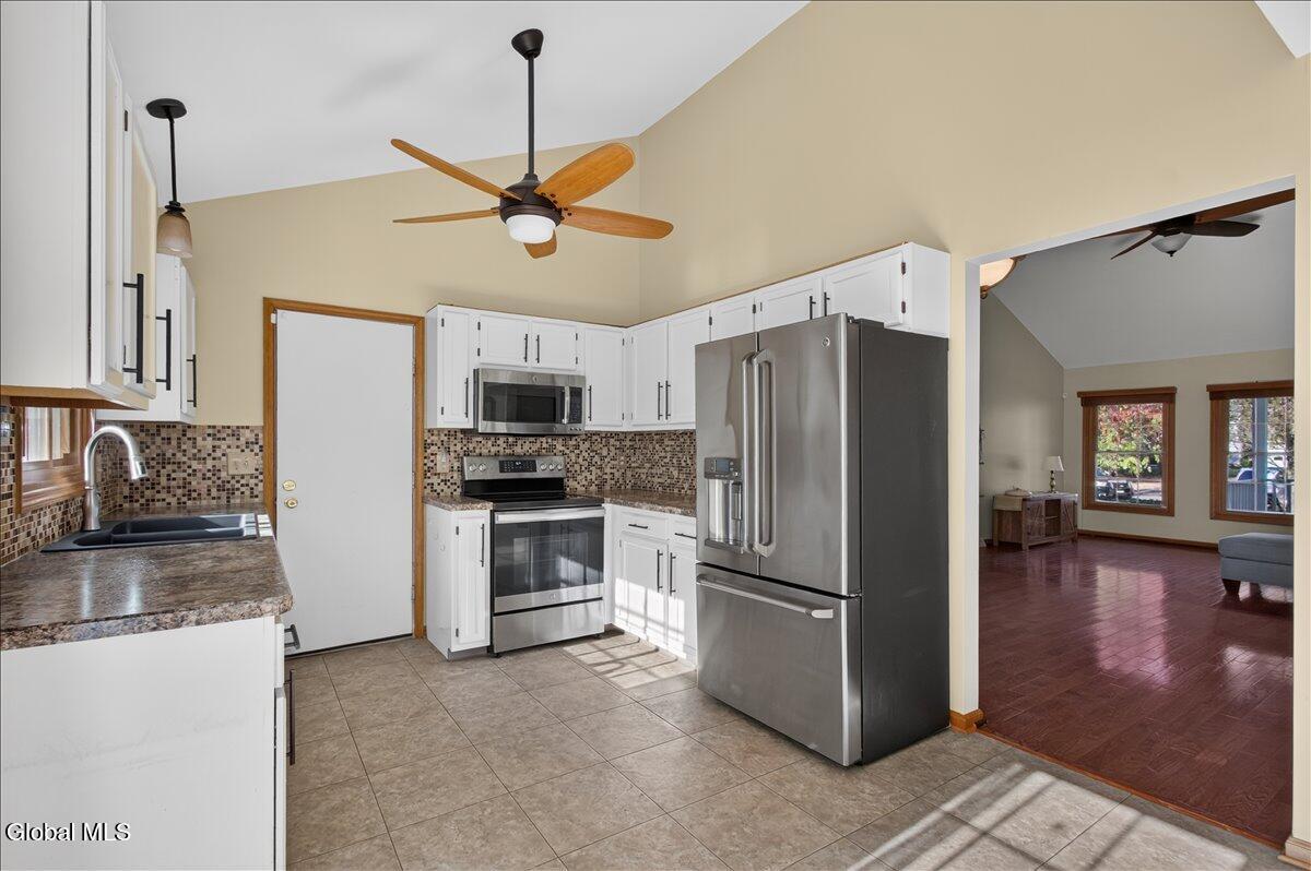 39 Victoria Way Albany NY 12209