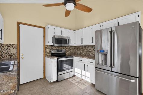39 Victoria Way Albany NY 12209