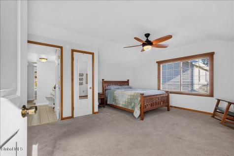 39 Victoria Way Albany NY 12209