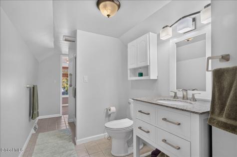 39 Victoria Way Albany NY 12209