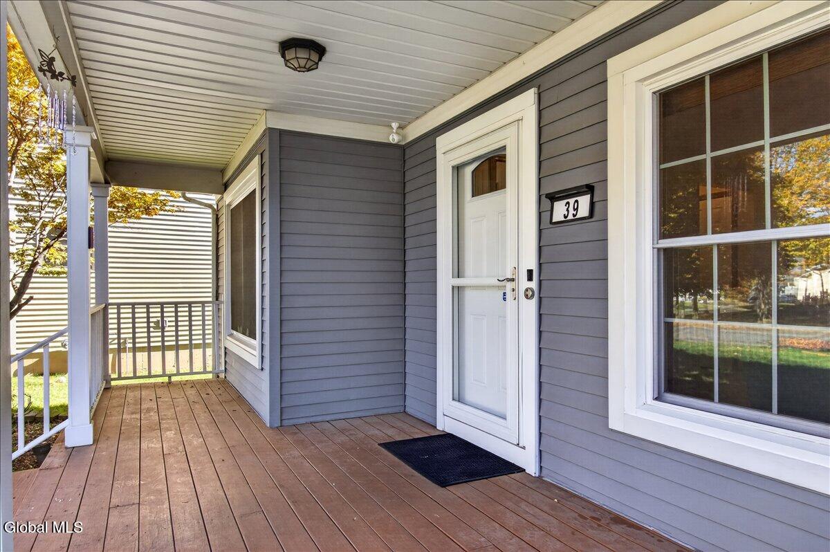 39 Victoria Way Albany NY 12209