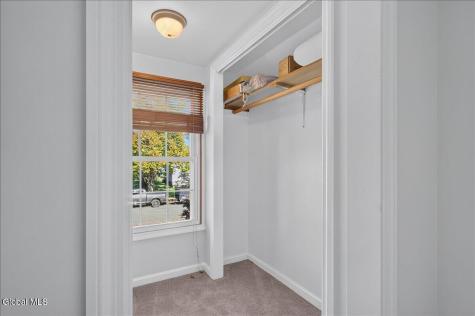 39 Victoria Way Albany NY 12209