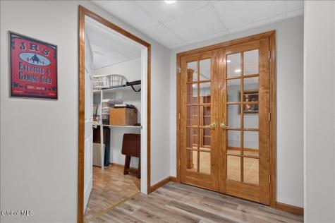39 Victoria Way Albany NY 12209
